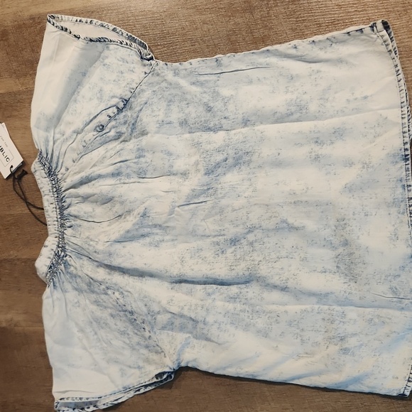 For The Republic Short Sleeve Acid Wash Shirt. NWT.  SIZE S - Picture 4 of 4